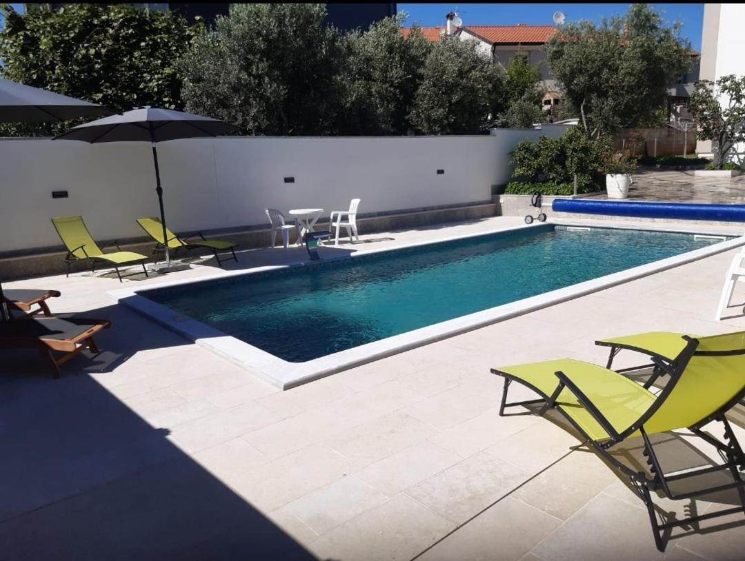 Apartments Ivana With The Pool Rovinjsko Selo Exterior photo
